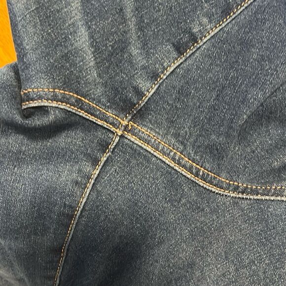 AMERICAN EAGLE DISTRESSED/RIPPED DREAM JEAN CURVY HI-RISE JEGGING SIZE 4 SHORT - Picture 7 of 10